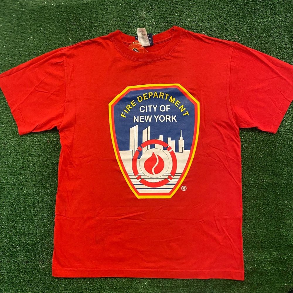 Vintage Y2K FDNY Fire Department New York T-Shirt Red M EMT Firefighter Bright